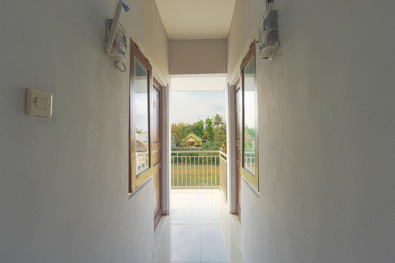 Oyo 1542 Yessy Mansion Ξενοδοχείο Ngabean Εξωτερικό φωτογραφία