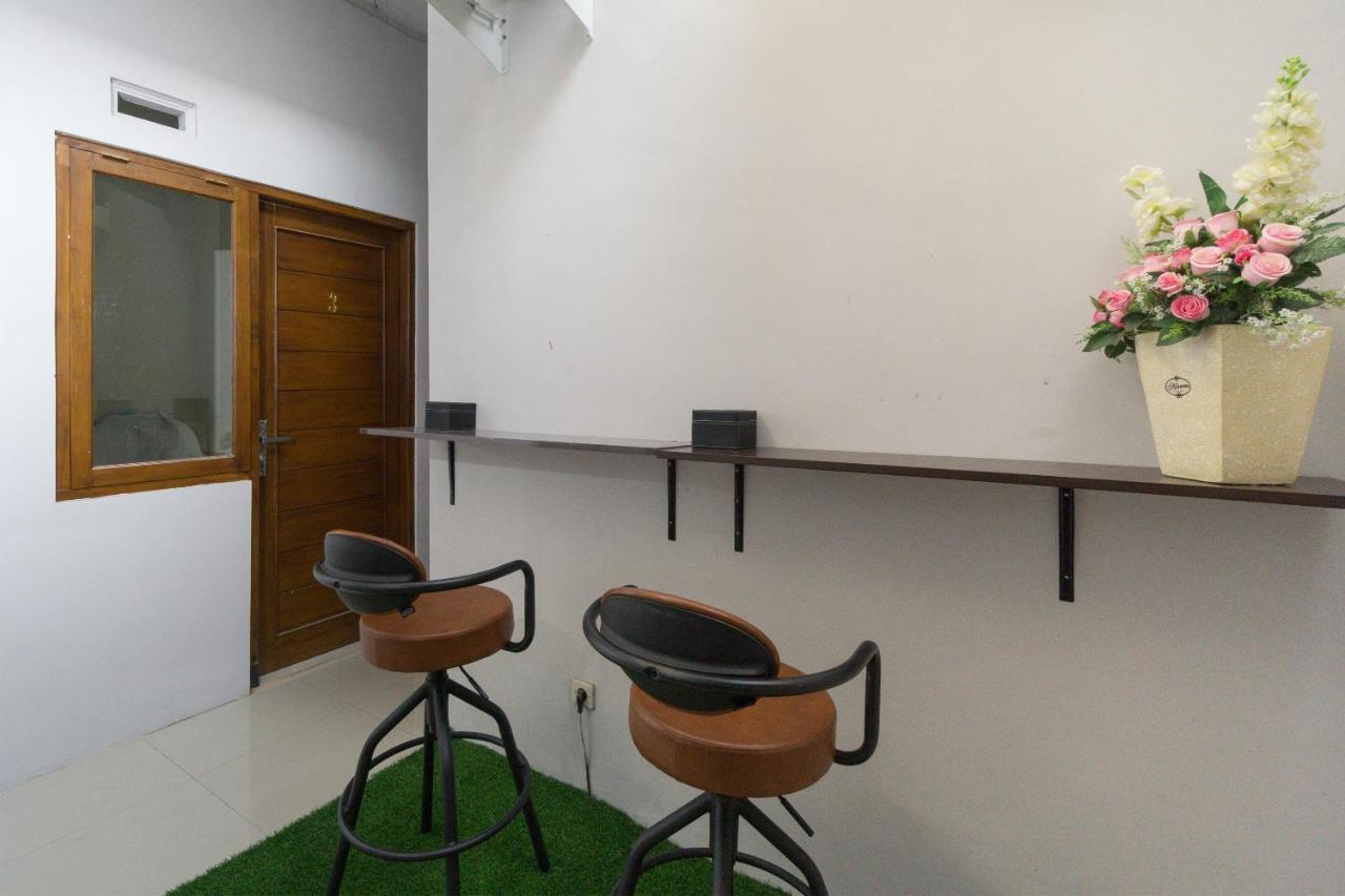 Oyo 1542 Yessy Mansion Ξενοδοχείο Ngabean Εξωτερικό φωτογραφία